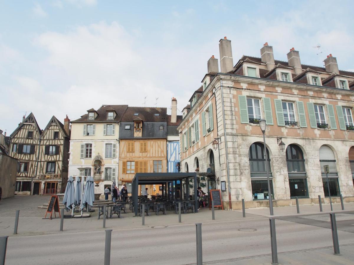 Le Mont Brenn Lägenhet Auxerre Exteriör bild
