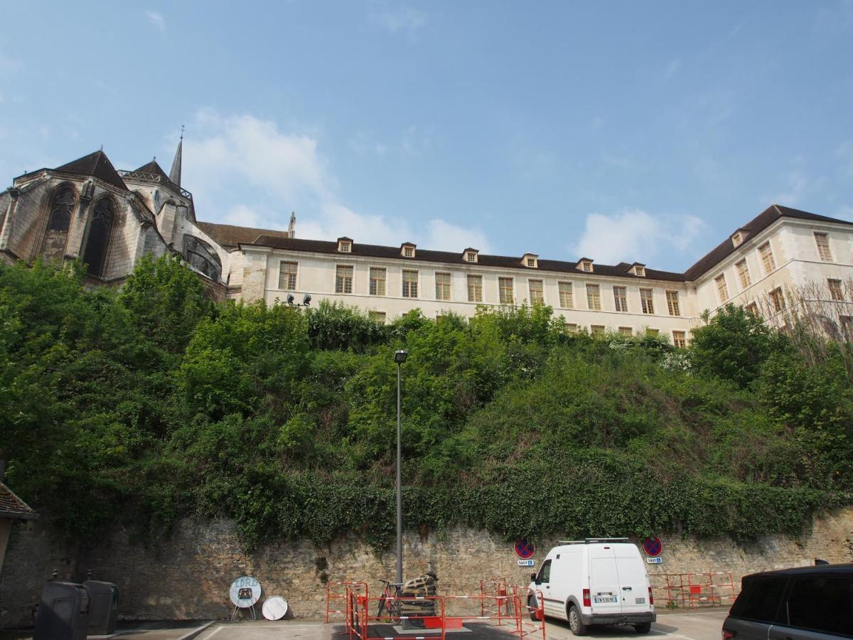 Le Mont Brenn Lägenhet Auxerre Exteriör bild
